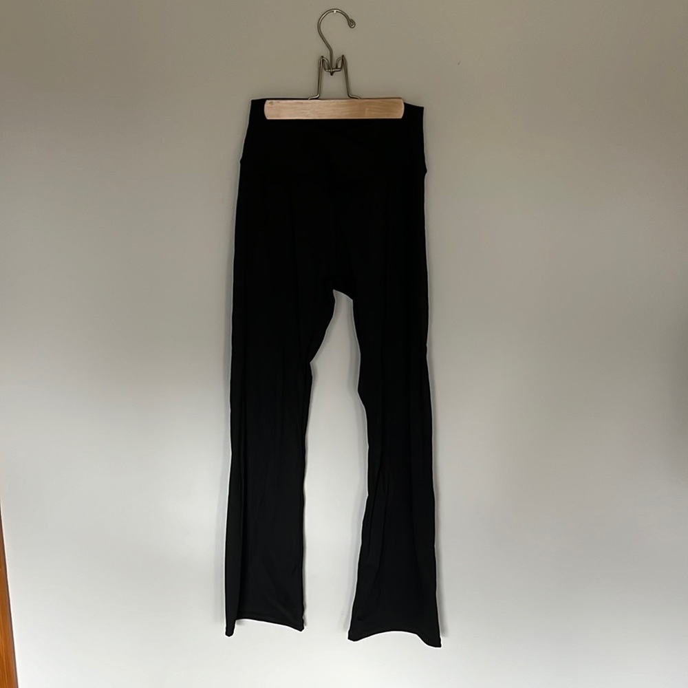 Cross yoga pants